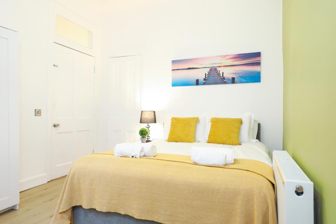 Stunning Modern 3 Bedroom Apartment Эдинбург Экстерьер фото