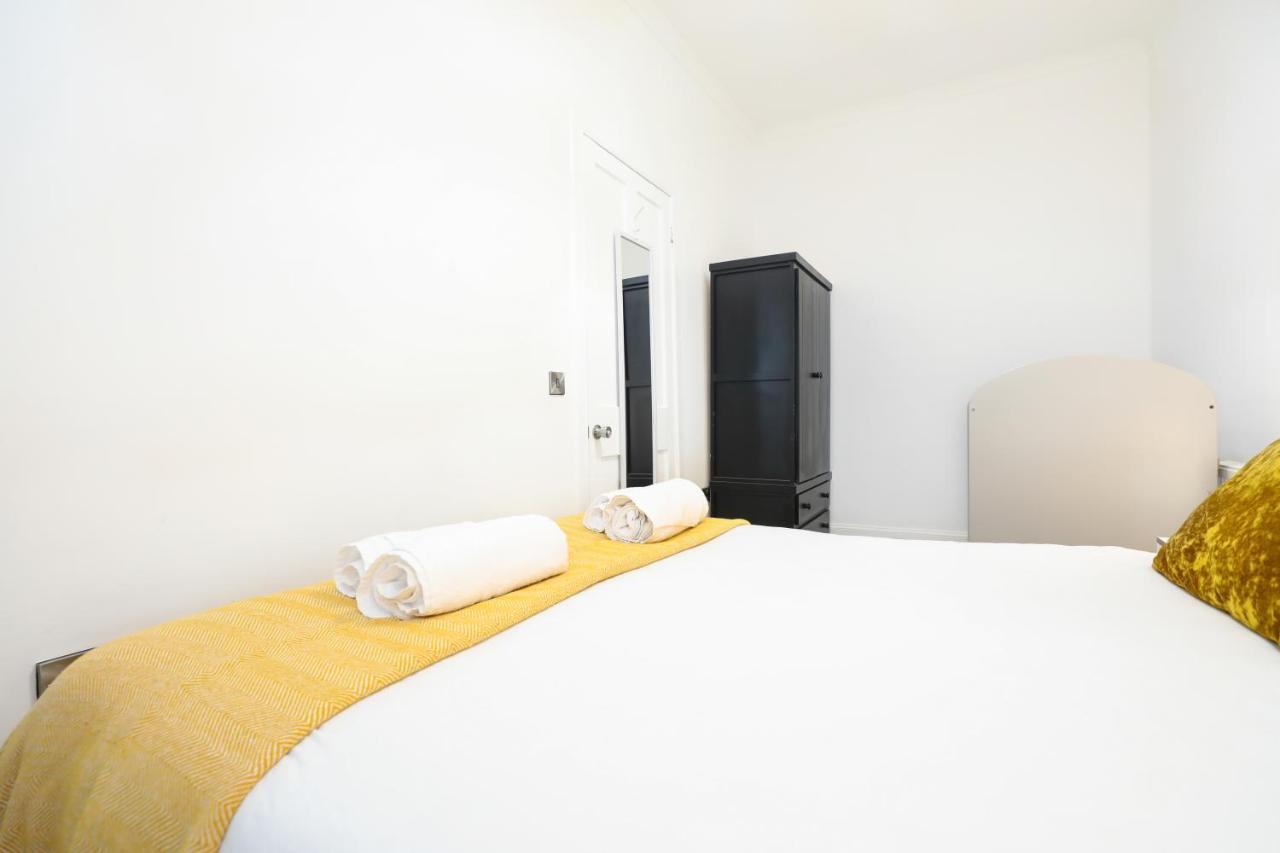 Stunning Modern 3 Bedroom Apartment Эдинбург Экстерьер фото