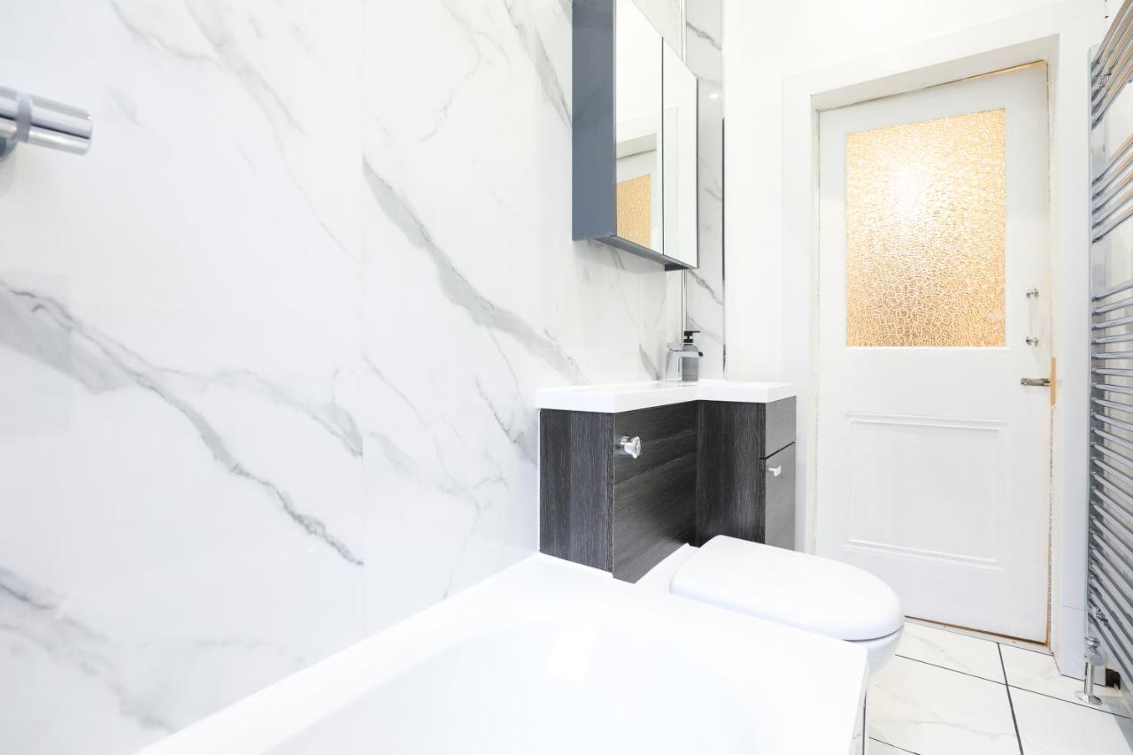 Stunning Modern 3 Bedroom Apartment Эдинбург Экстерьер фото