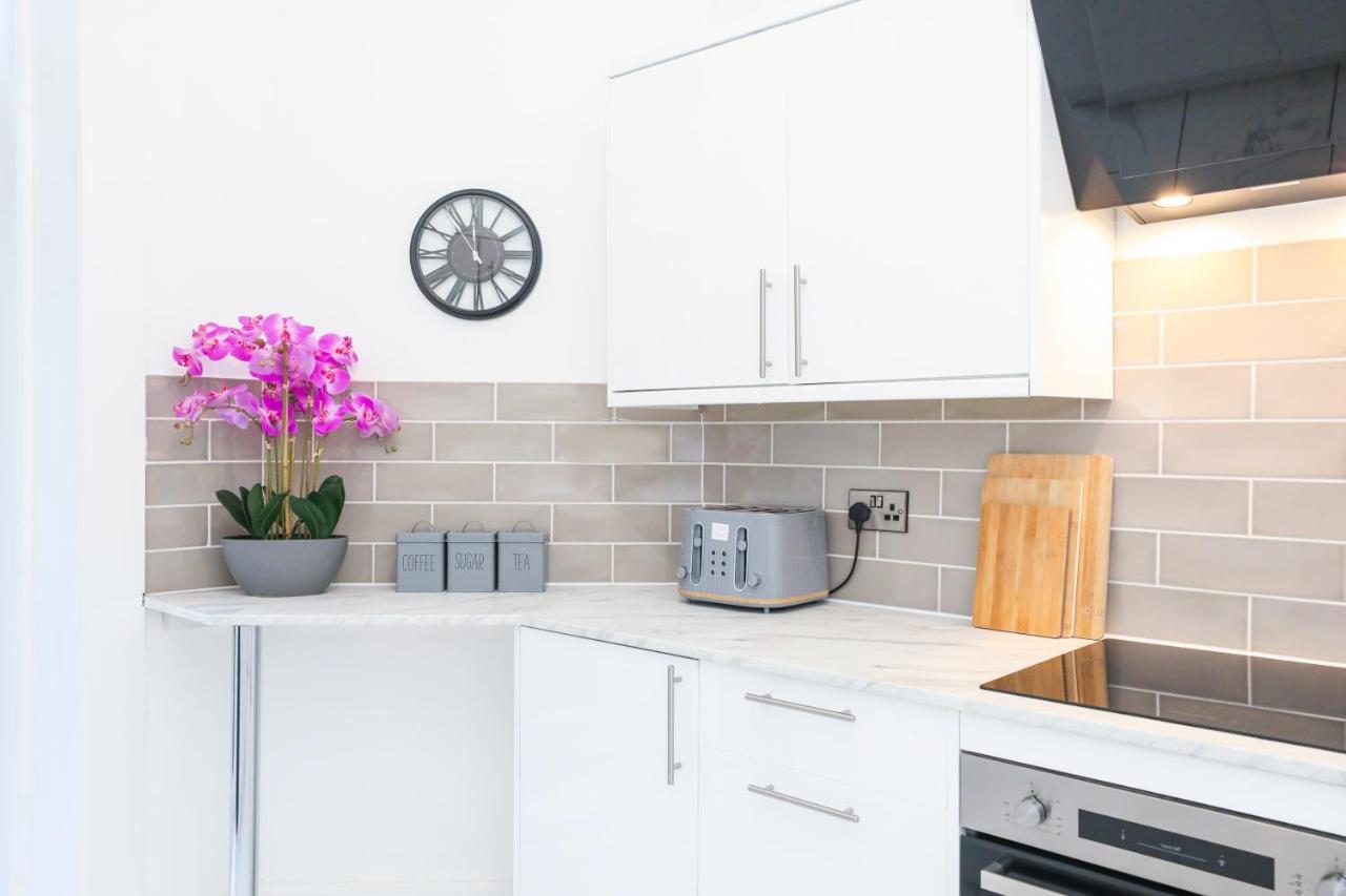Stunning Modern 3 Bedroom Apartment Эдинбург Экстерьер фото